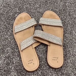 A New Day Women's Beige and Silver Slide Sandals